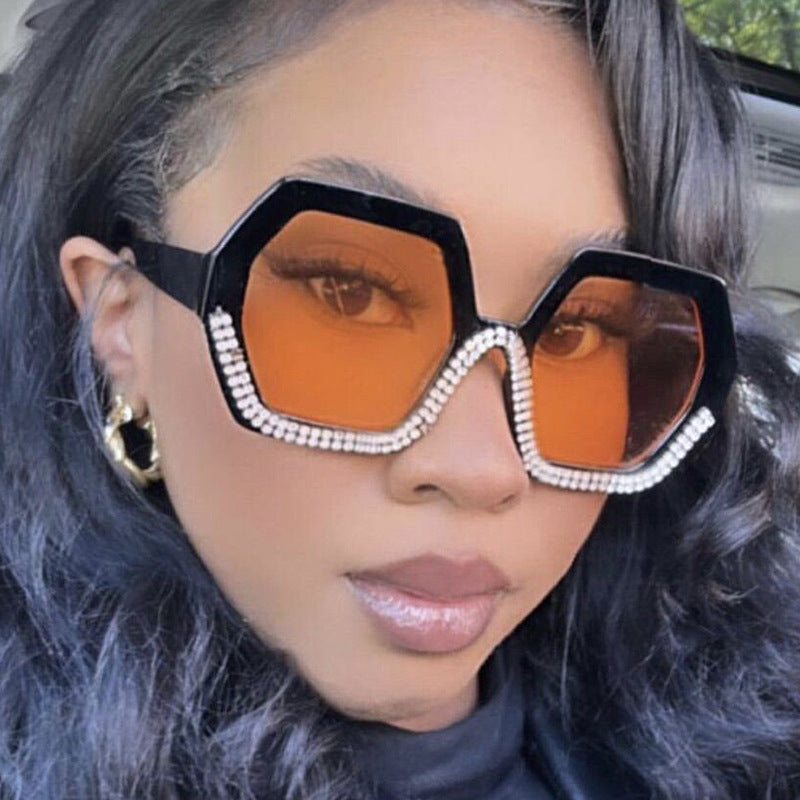 Damen extravagante Sonnenbrille mit hexagonalem Rahmen und strassbesetzten Akzenten Brehn