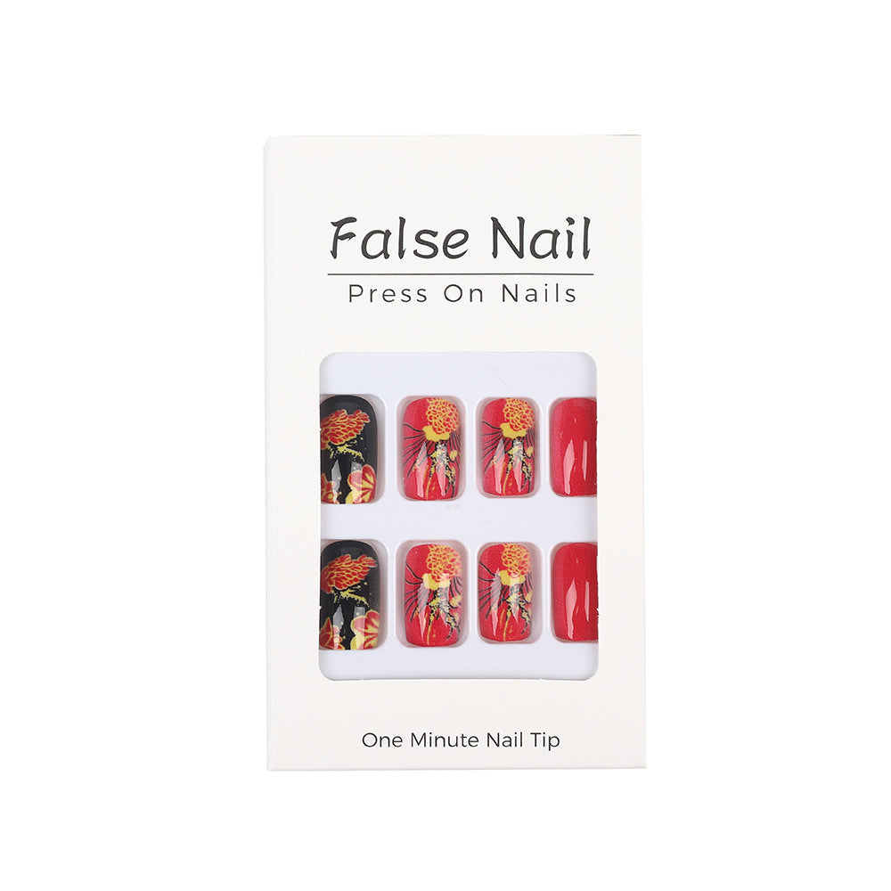 Kunstvolle Nagelspitzen im floralen Design Brehn