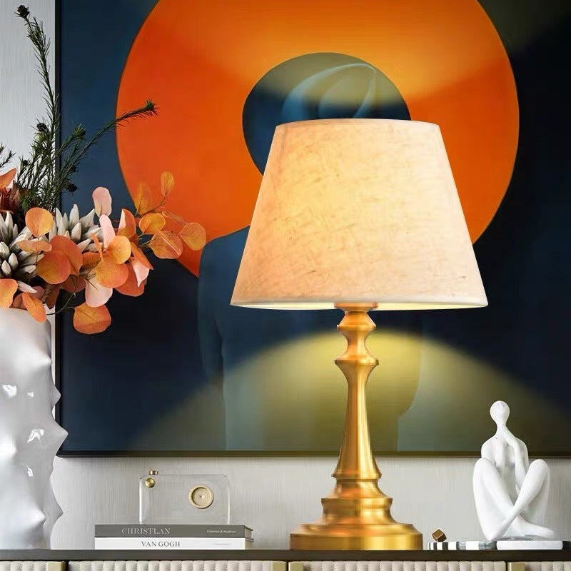 Elegante vintage-inspirierte Tischlampe