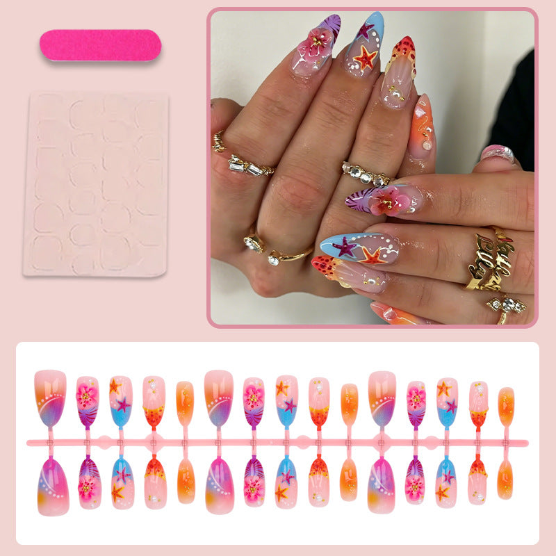 Elegante Kunstnägel mit floralen Motiven Brehn