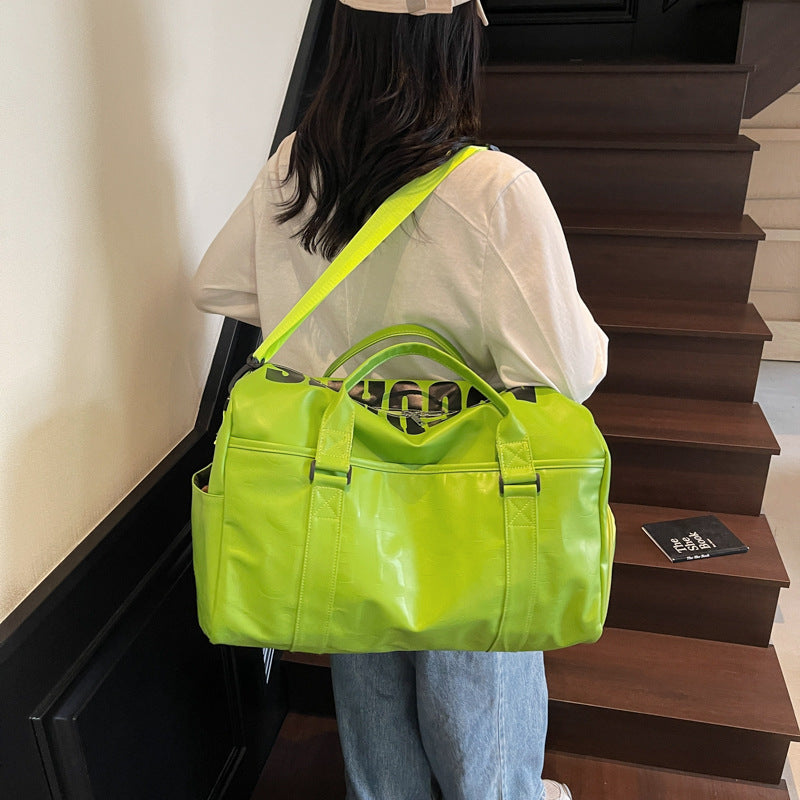 Sportliche Reisetasche Mit Verstärktem Boden Brehn