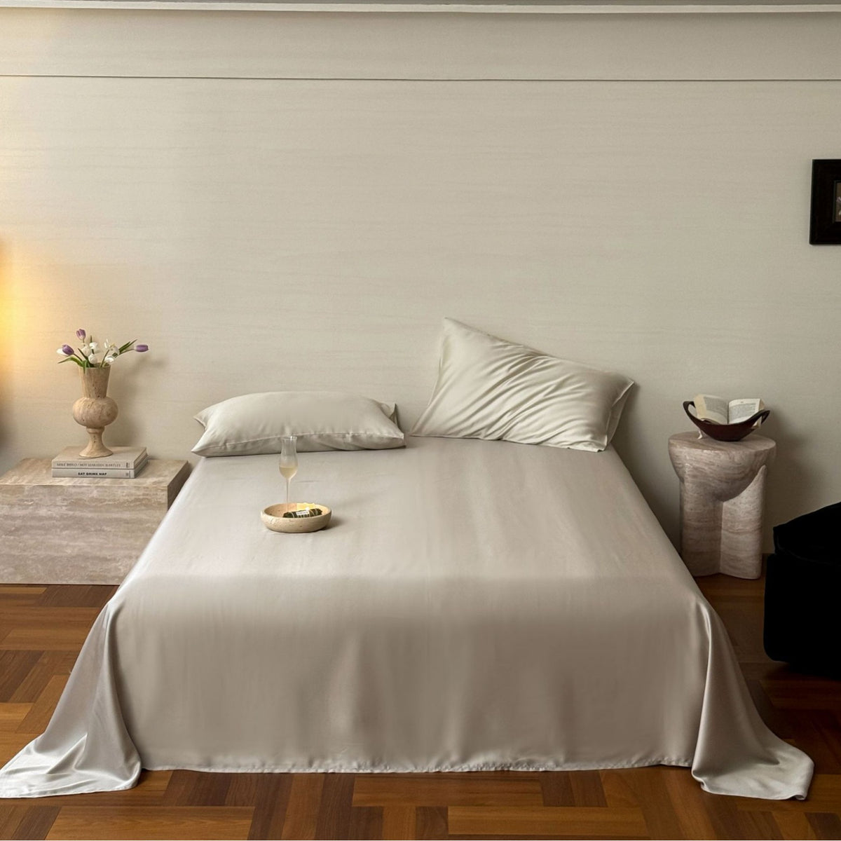 Luxuriöses Satin-Bettwäscheset mit seidig-glatter Oberfläche, Wendefunktion und Hotelverschluss
