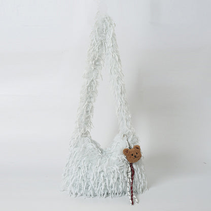 Fluffige Fransenschultertasche