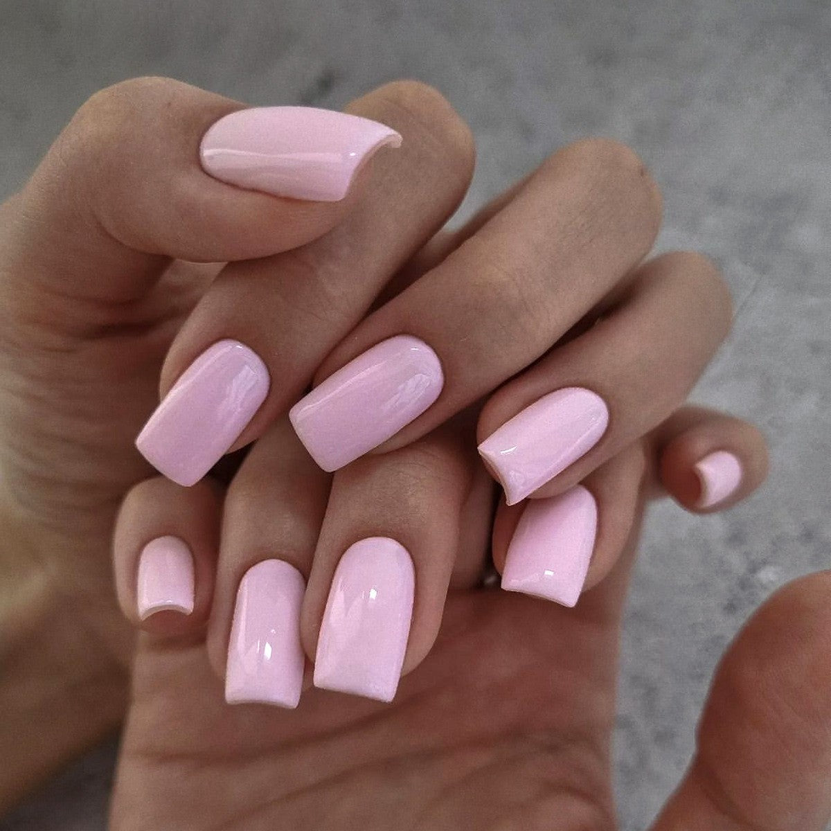 Kunstnagelset mit elegantem, natürlichem Finish Brehn