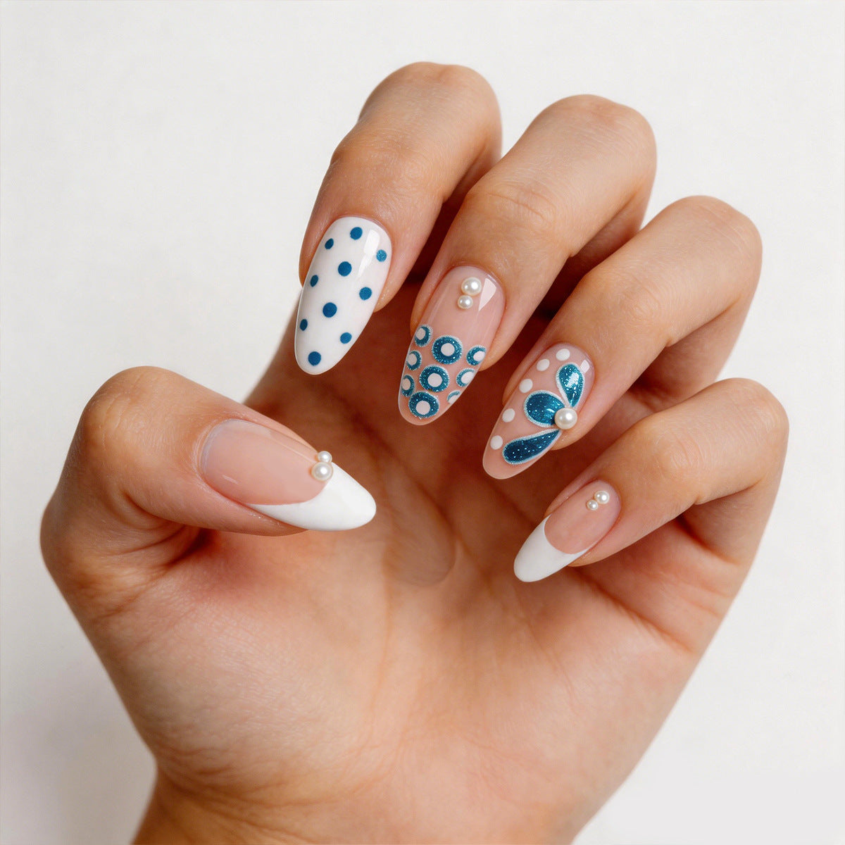 Komplettes Press-On Nagelkunst-Set mit Zubehör