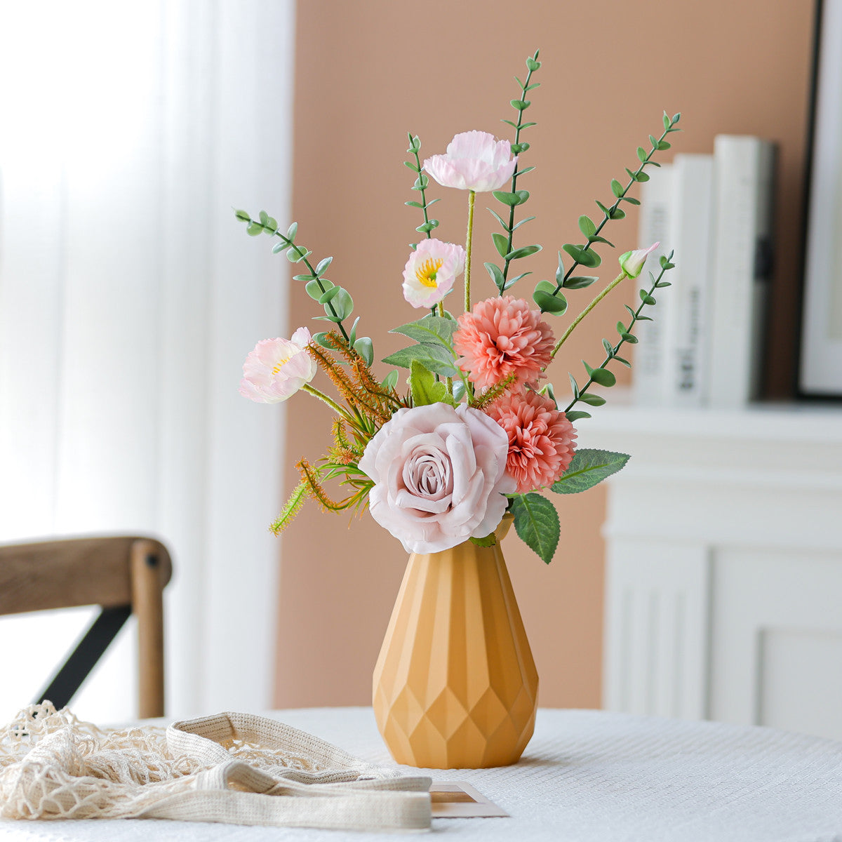 Elegante künstliche Blumenarrangement