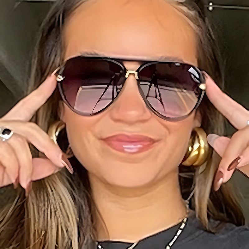 Damen modische Piloten-Sonnenbrille mit eleganten Metallakzenten Brehn