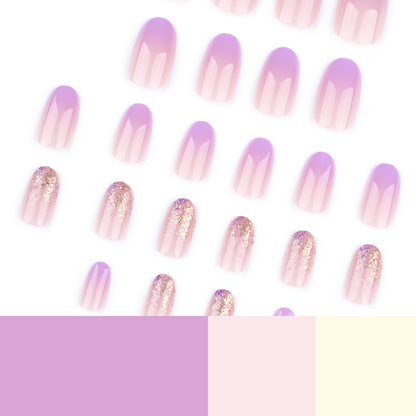 Kunstvolle Nagelkunst mit Ombre-Design und Glitzerakzenten Brehn