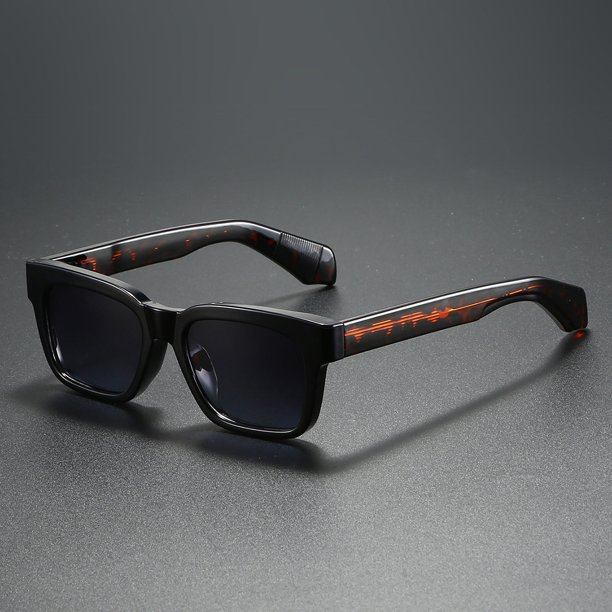 Damen quadratische Sonnenbrille mit markantem Schildpatt-Muster Brehn