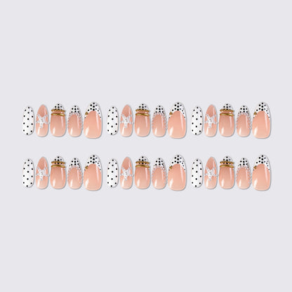 Kunstnagelset mit eleganten Perlen- und Punkten-Akzenten Brehn