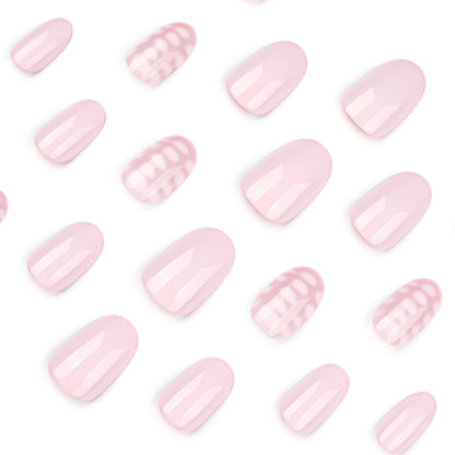 Kunstvolle Nailart mit eleganten Linien und zartem Design Brehn