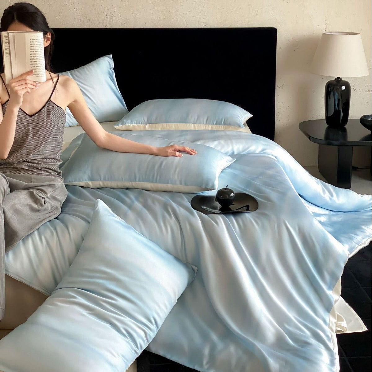Luxuriöses Satin-Bettwäscheset mit seidig-glänzender Oberfläche