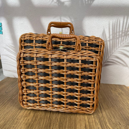 Damen eleganter Handtasche aus geflochtenem Material Brehn