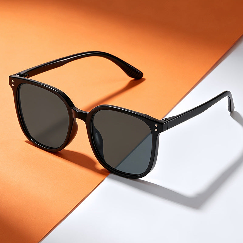 Vintage-inspirierte transparente Rahmen-Sonnenbrille Brehn