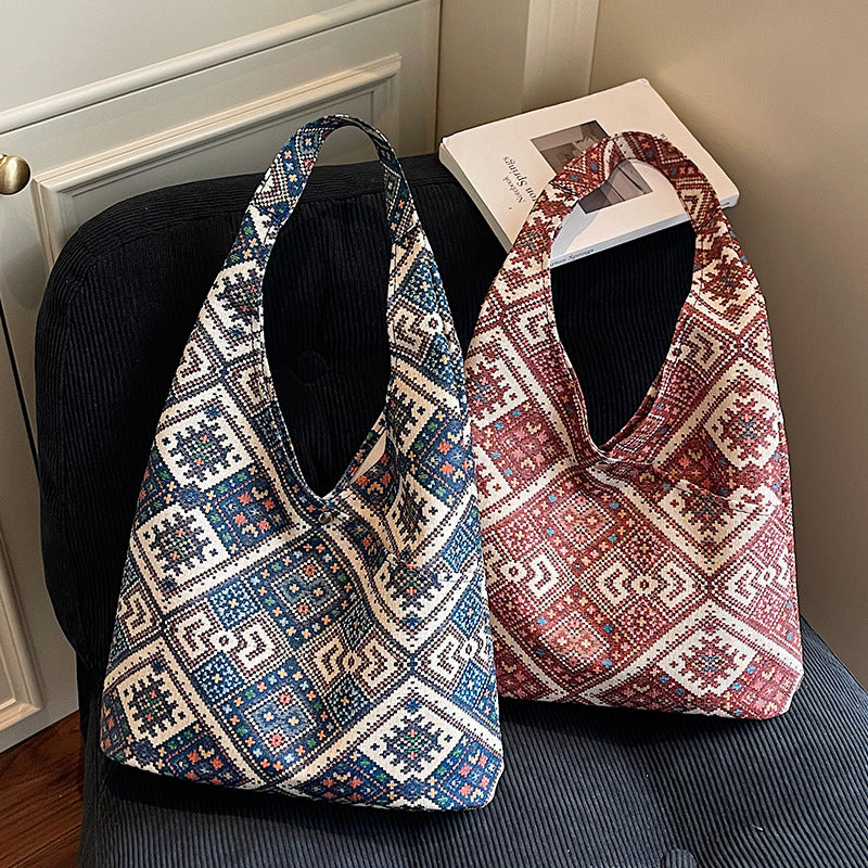 Ethnisch inspiriertes gemustertes Sling Bag