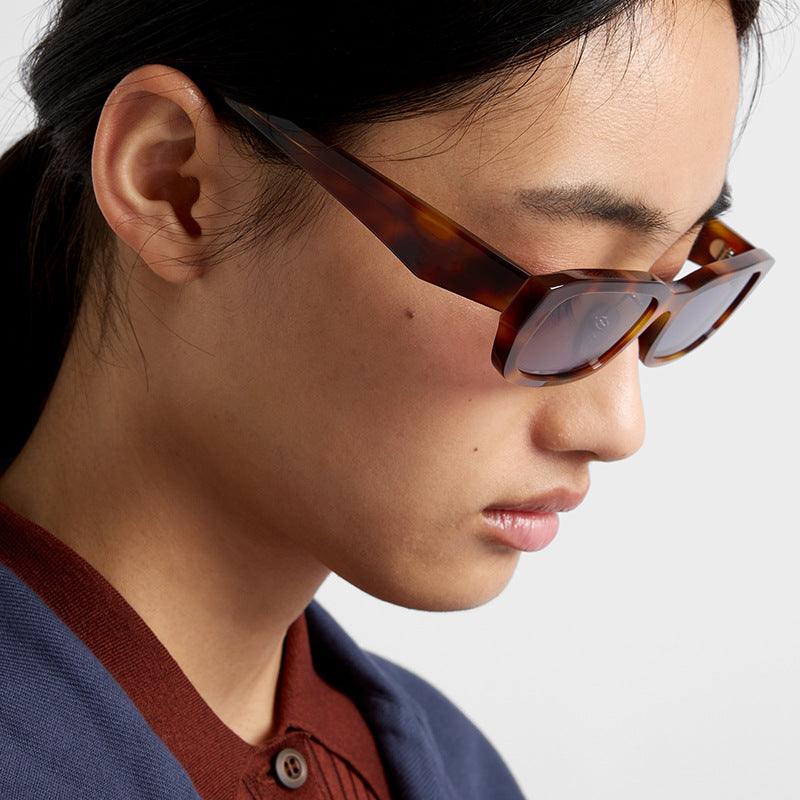 Damen modische Sonnenbrille mit stilvollem, rechteckigem Rahmen Brehn