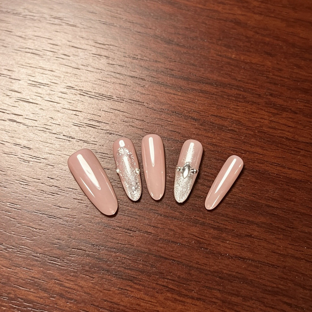 Premium Press-On Nail Art Set Brehn