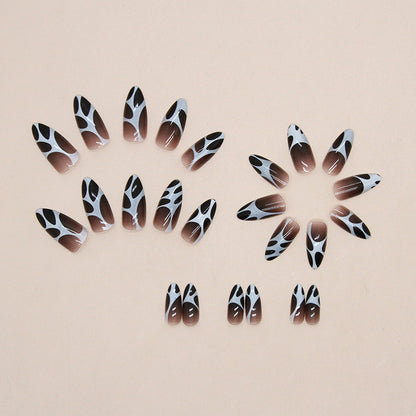 Künstlerisches Press-On-Nagelset mit abstraktem Design