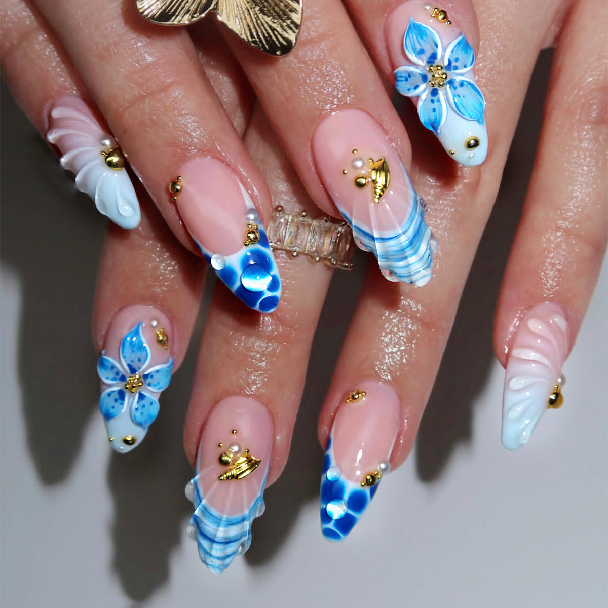 Künstlerische florale und vom Ozean inspirierte Nail Art Press-On Nägel Brehn