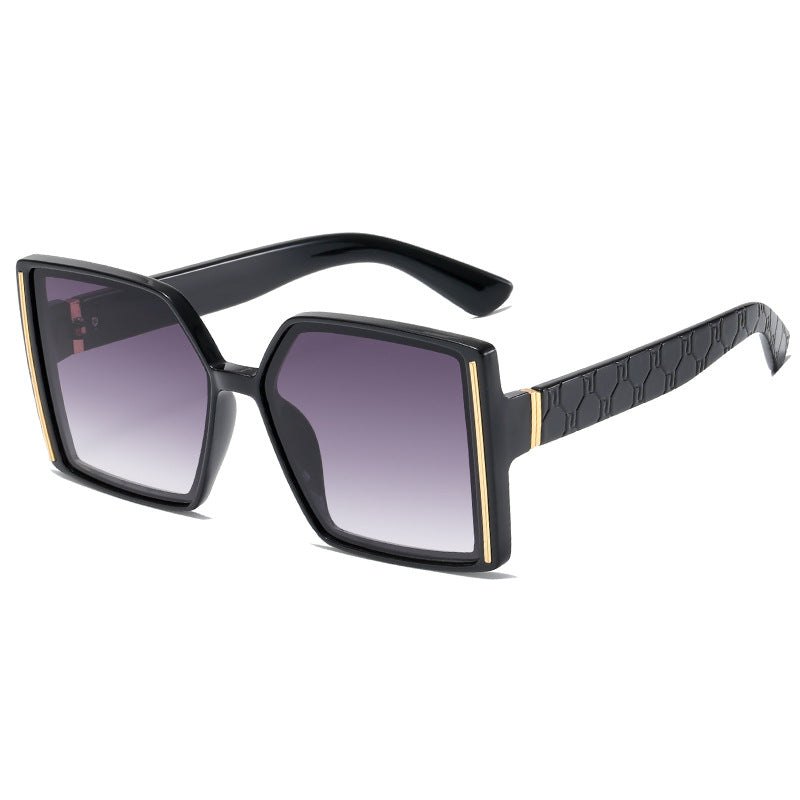 Damen modische Sonnenbrille im retro-inspirierten Design Brehn