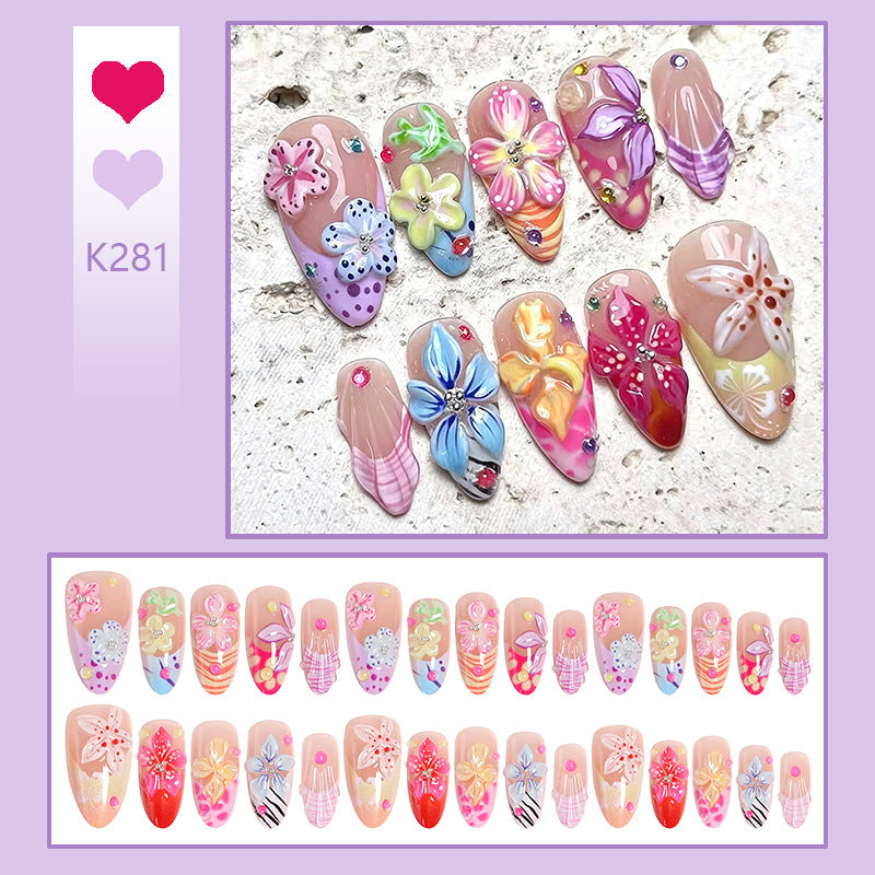 Kunstnagelset mit blühenden 3D-Blumenakzenten Brehn