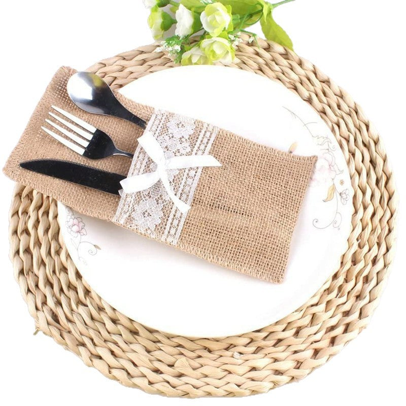 Dekorative Bestecktücher aus Jute mit Spitzenbesatz