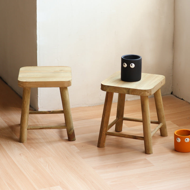 Robuster Hocker aus Massivholz Brehn