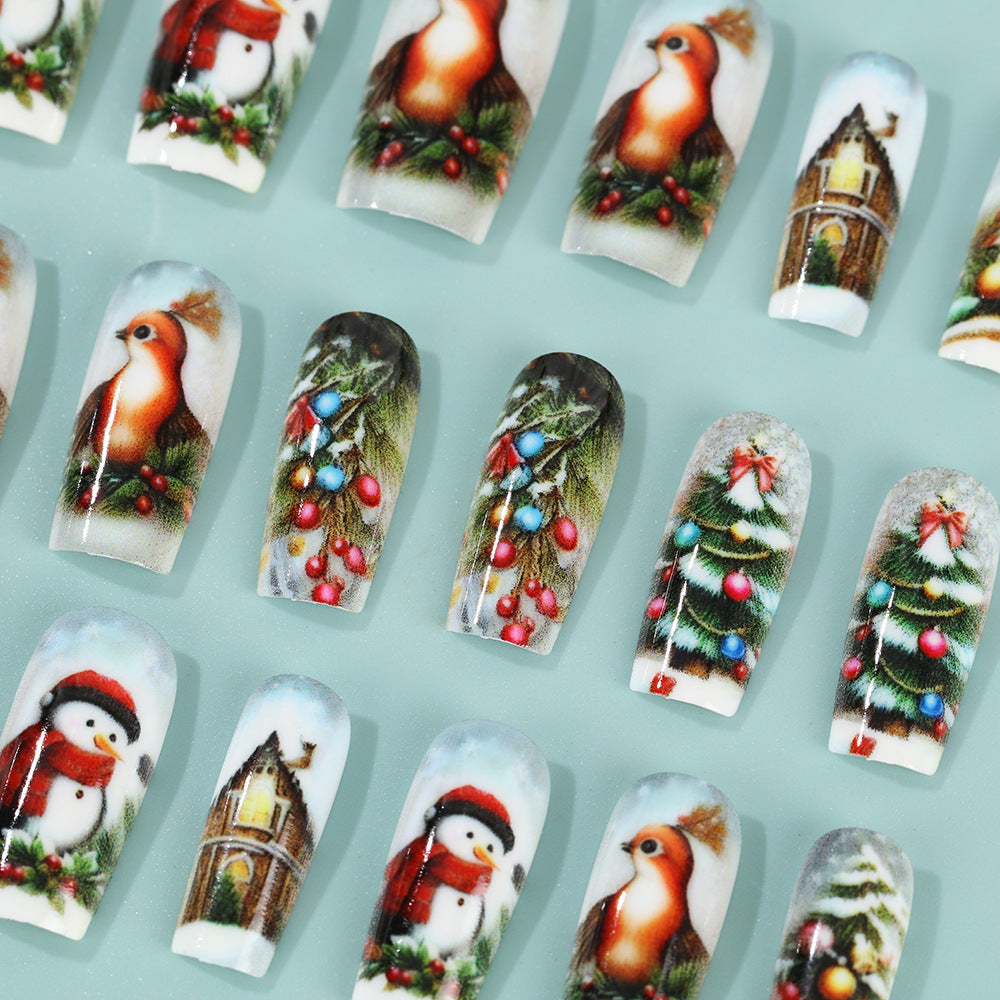 Kreative Kunstnägel im festlichen Weihnachtsdesign Brehn