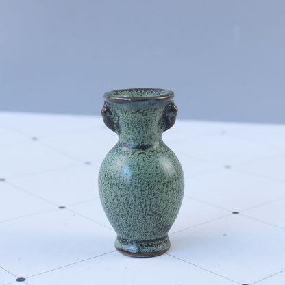 Elegante Keramikvase mit kunstvollem Design Brehn