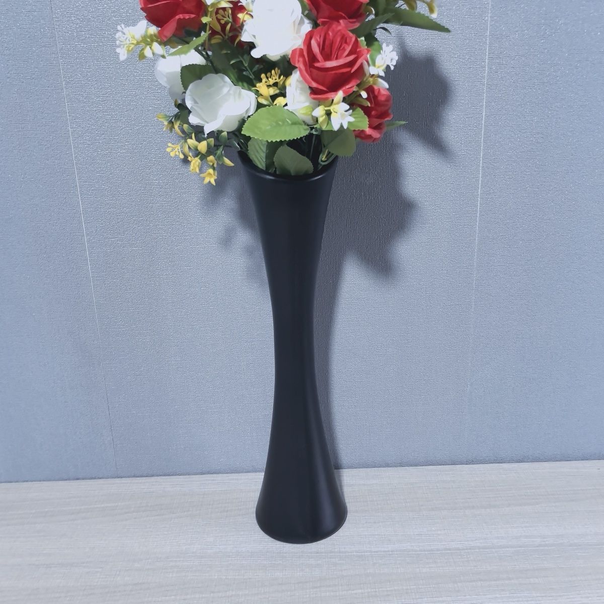 Elegante skulpturale Bodenvase Brehn