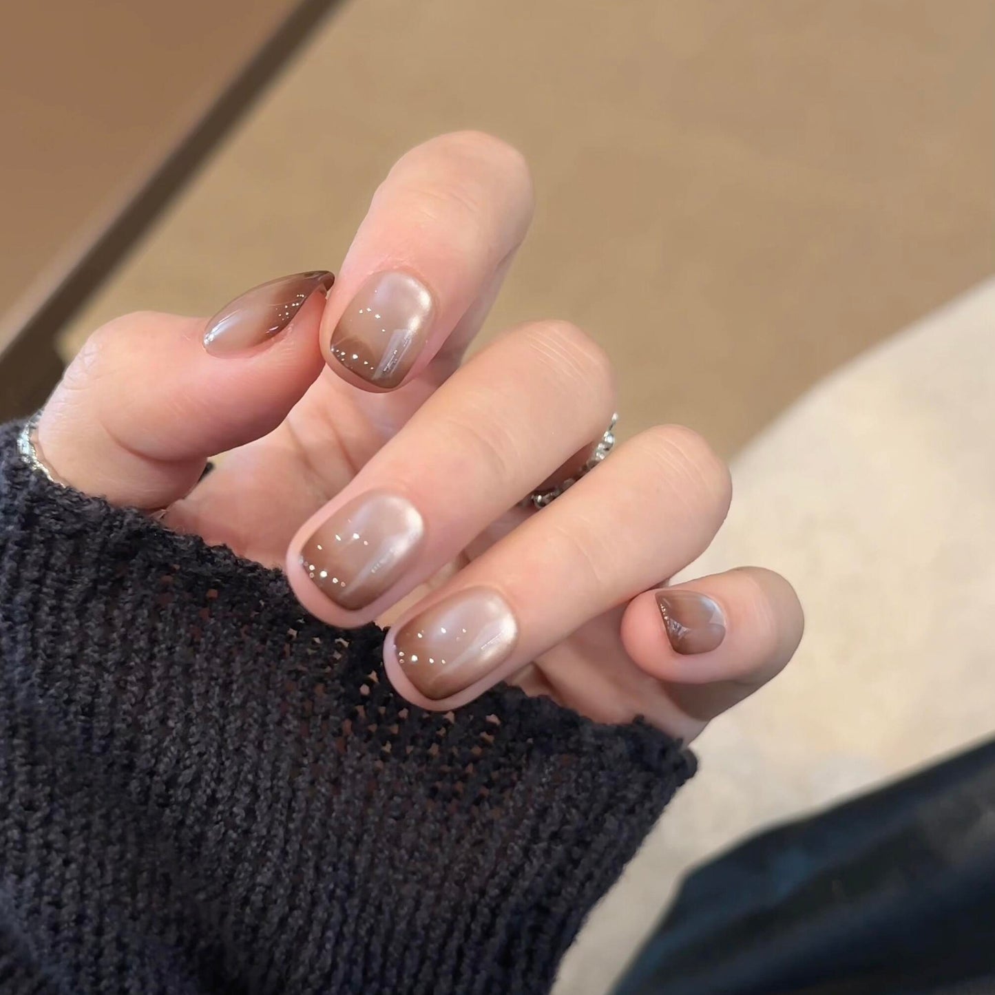 Kunstnägel mit Elegantem Farbverlauf und Glitzerelementen Brehn