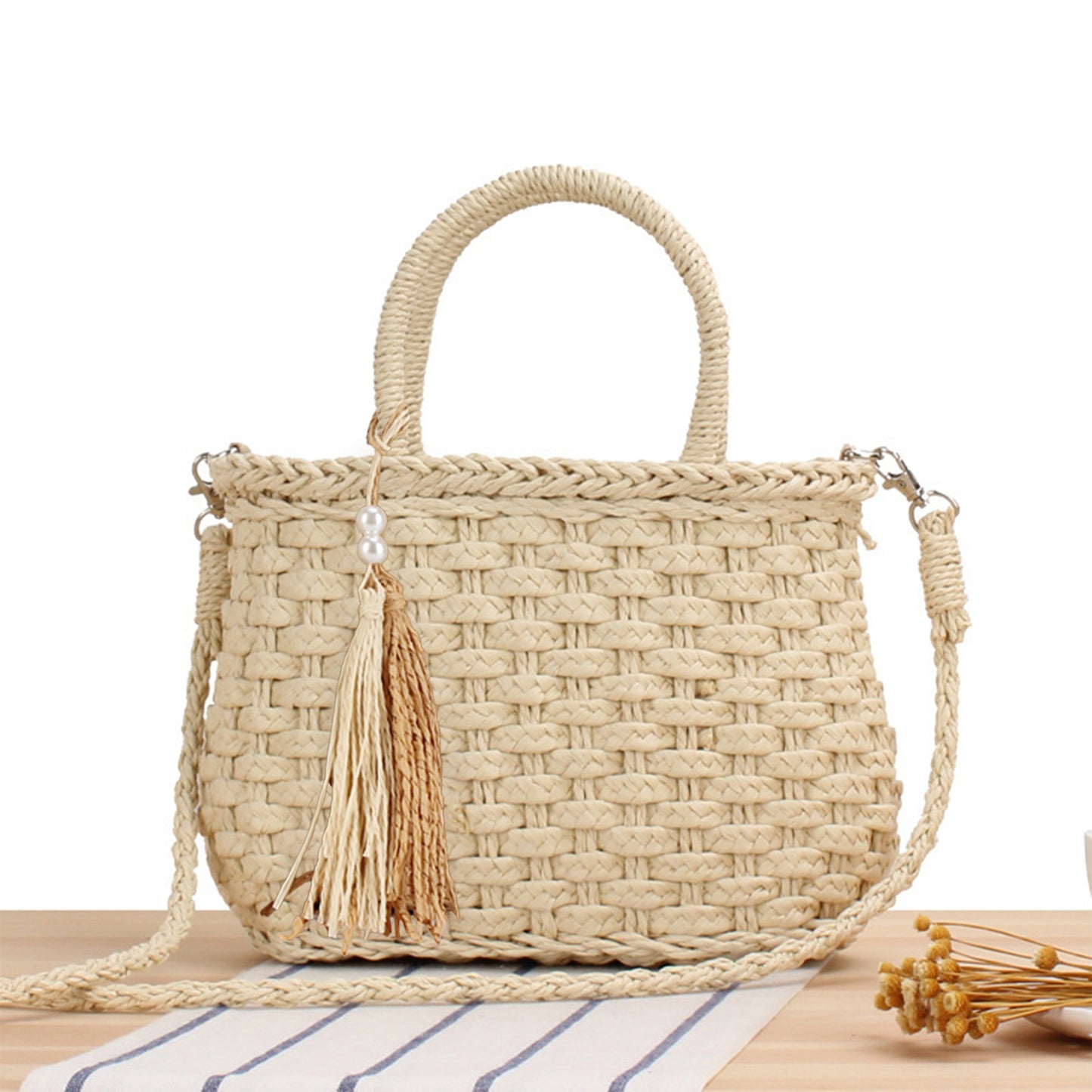 Handtasche Aus Geflochtenem Naturmaterial mit Modischen Fransen Brehn