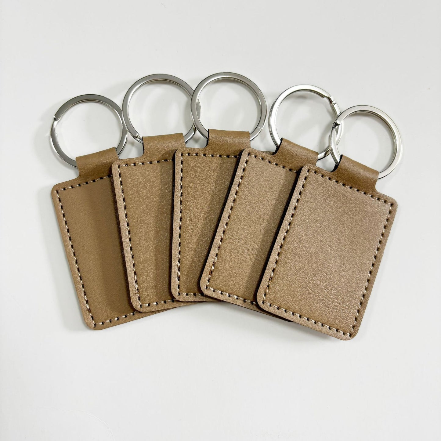 Unisex Schlüsselanhänger aus hochwertigem Kunstleder mit individuellem Etikett Brehn