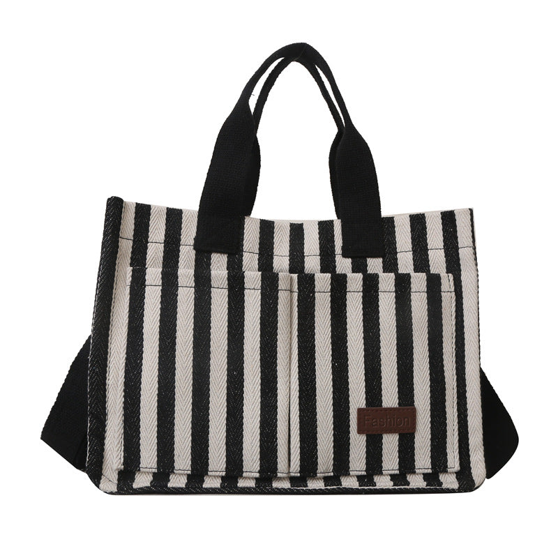 Stylische gestreifte Stofftasche