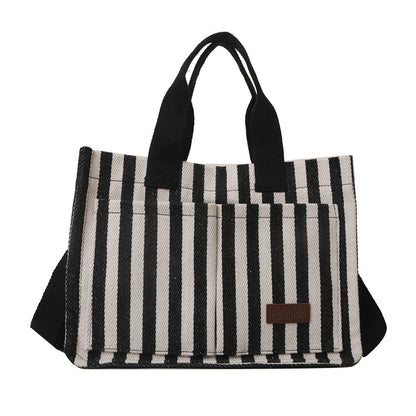 Stylische gestreifte Stofftasche