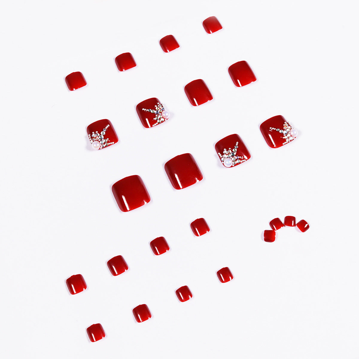 Kunstvolle Fußnagelgestaltung mit elegantem Strass-Design Brehn