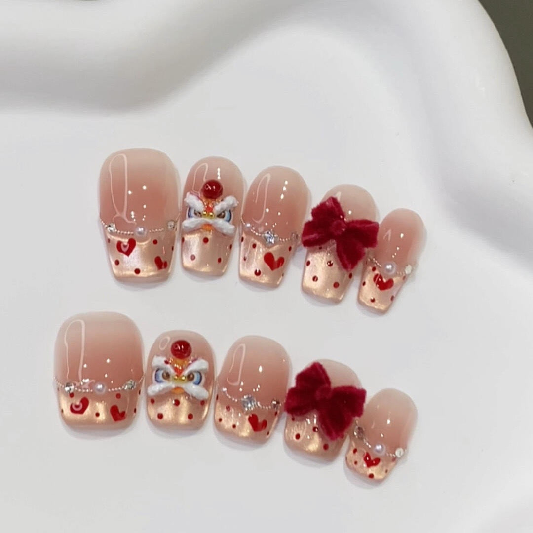 Kreative Kunstnägel mit Blumen- und Fruchtmotiven Brehn