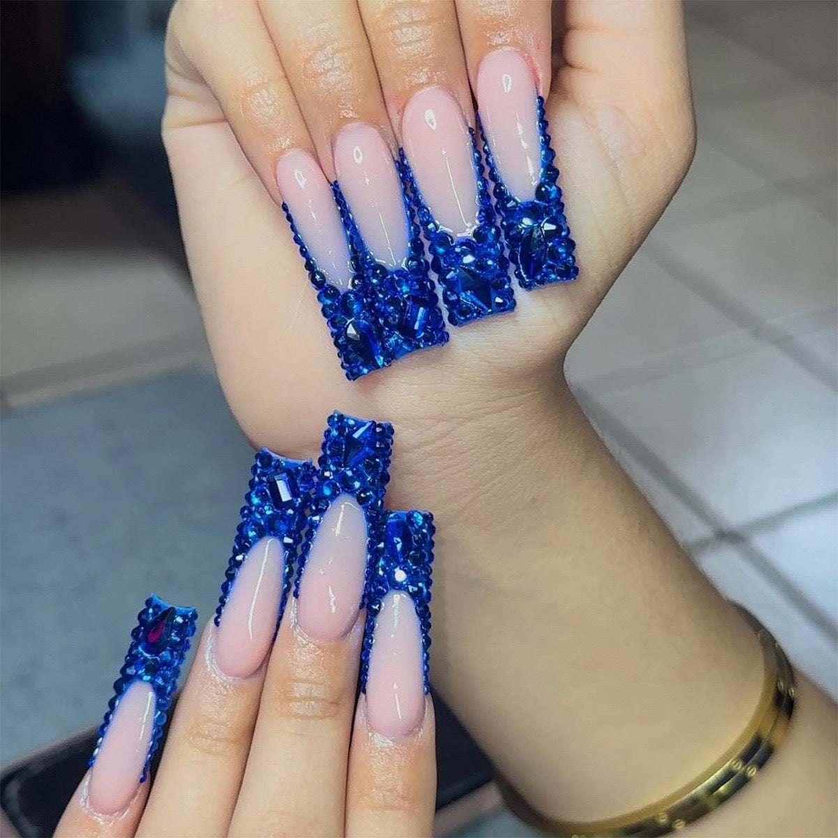 Luxus Kunstnagelset mit funkelnden Kristallverzierungen Brehn