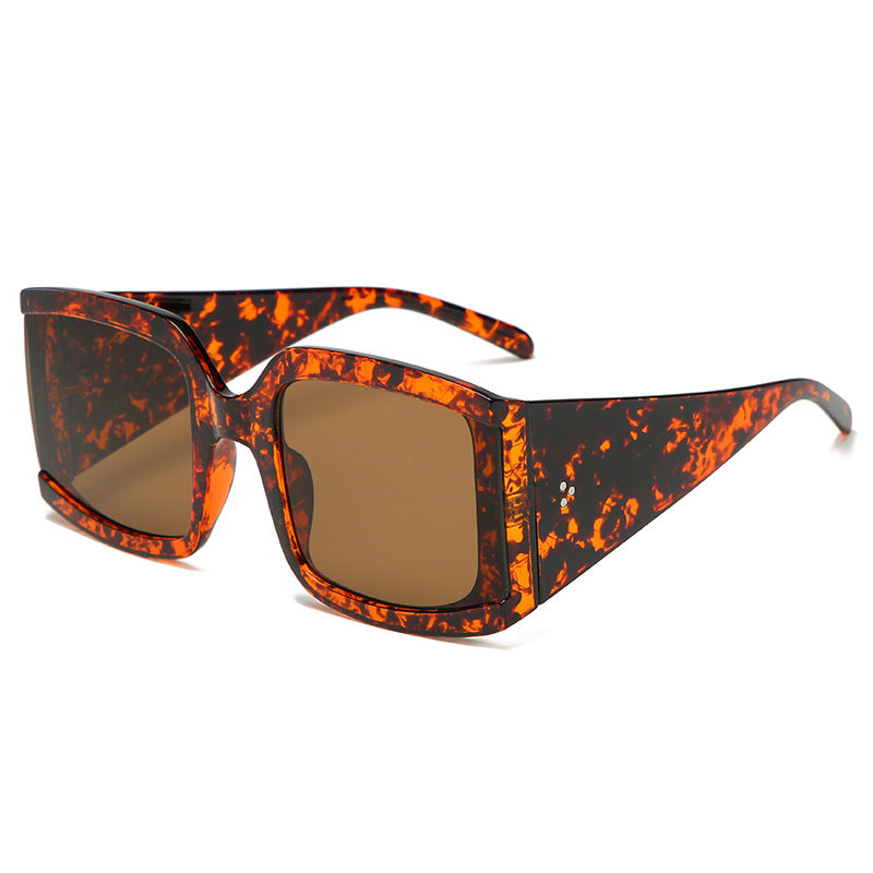 Damen oversized Sonnenbrille im modernen minimalistischen Stil Brehn