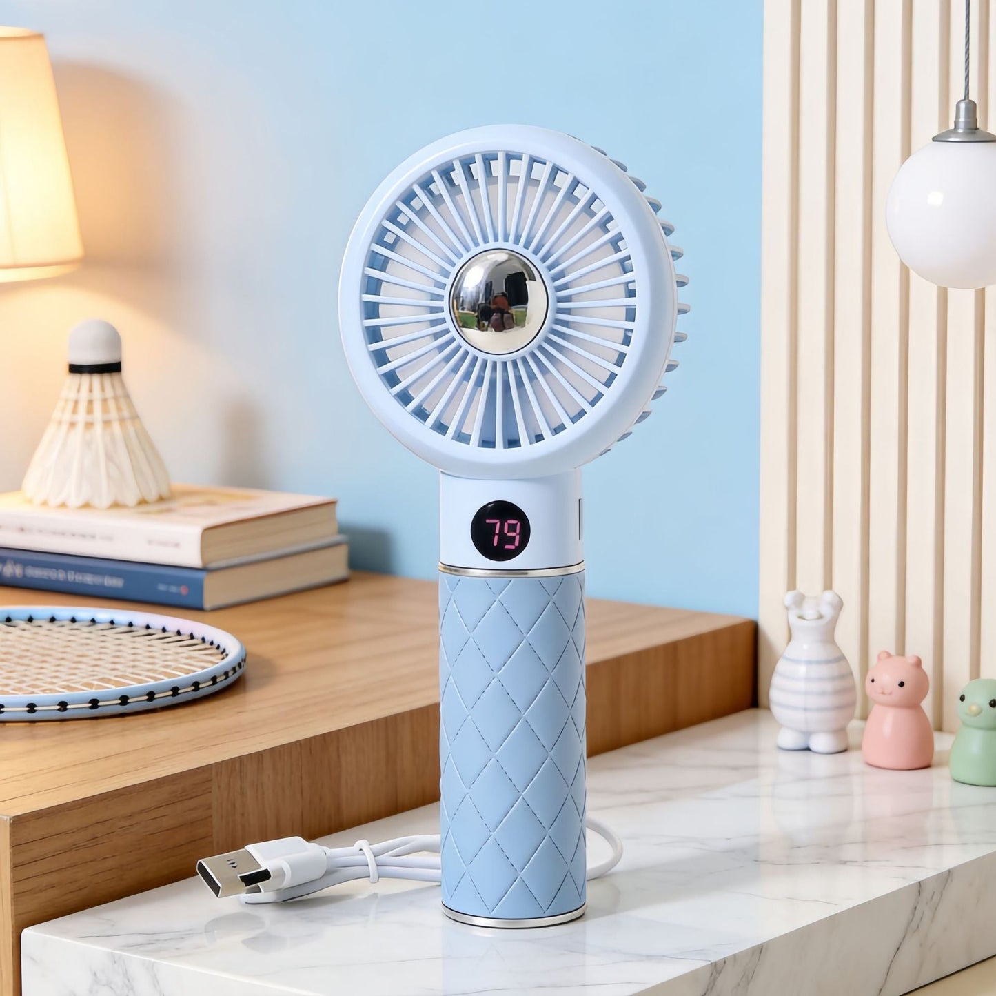 Damen tragbarer Mini-Handventilator mit digitaler Temperaturanzeige und süßem Bären-Design Brehn