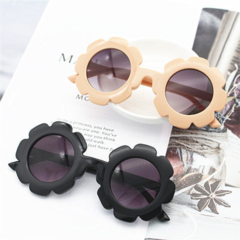 Damen modische Sonnenbrille im floralen Design Brehn