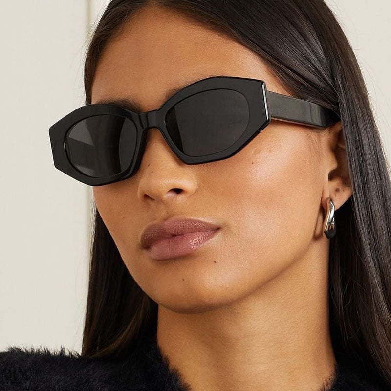 Damen geometrische Sonnenbrille mit trendigem, transparentem Rahmen Brehn