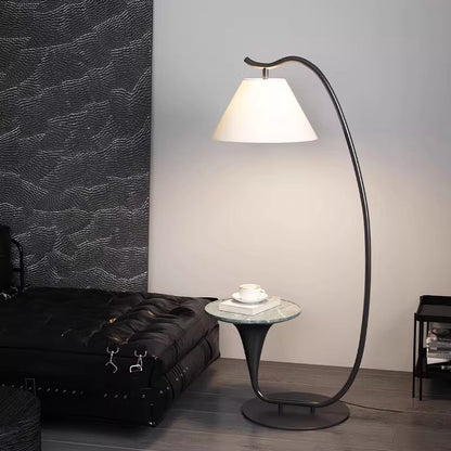Zeitgenössische Stehlampe mit integriertem Beistelltisch