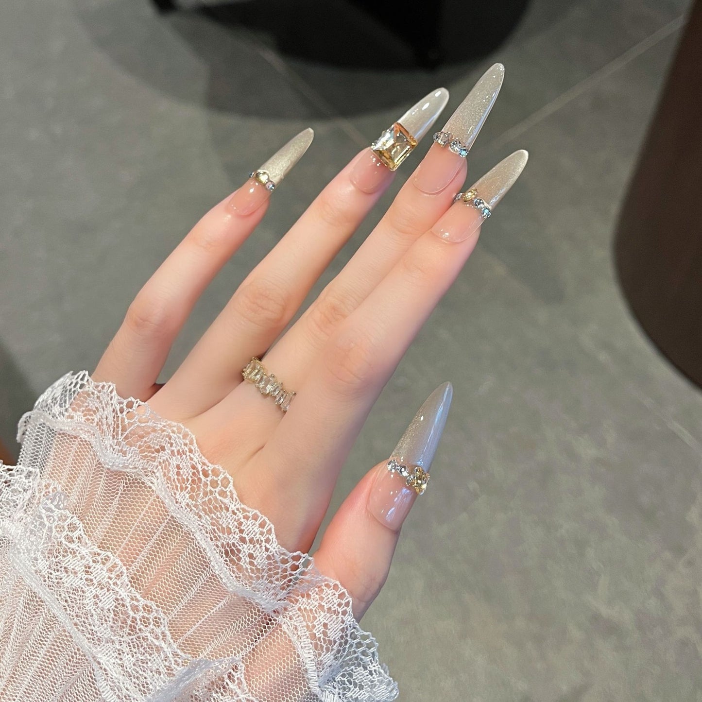 Luxus Strass-Akzent Press-On Nagelverlängerungen Brehn