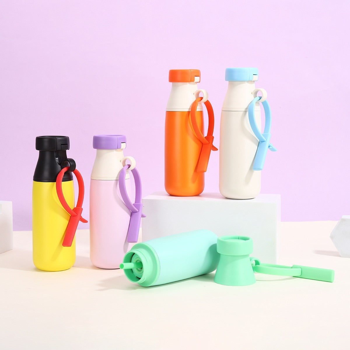 Damen isolierte Wasserflasche mit praktischer Trageschlaufe Brehn