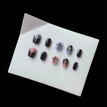Künstlerisches Press-On-Nagelset mit Kreuz- und Ombre-Design