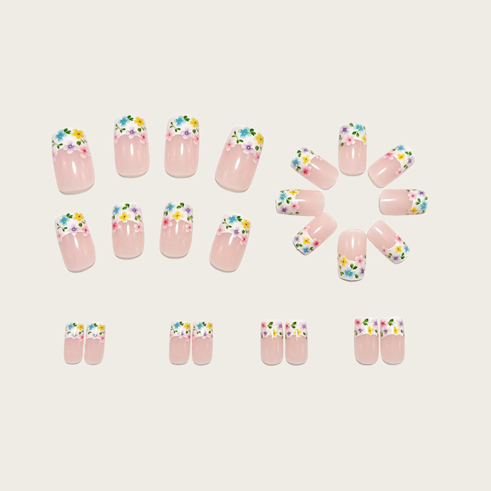Kunstvolle Nagelverlängerung mit Bunten Blumenmotiven Brehn