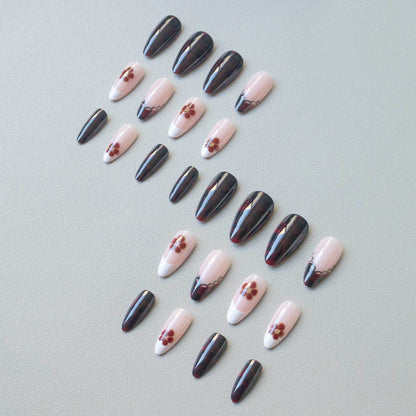 Elegantes florales Nageldesign-Set