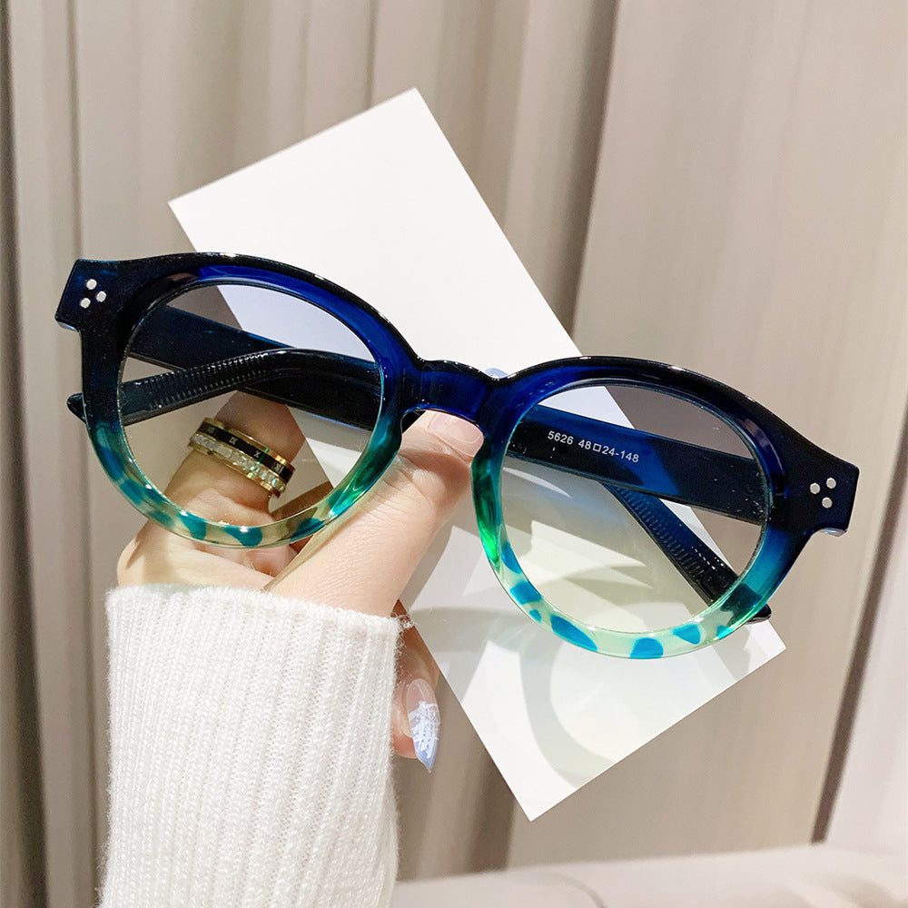 Damen modische Sonnenbrille mit klarem und strukturiertem Rahmen Brehn