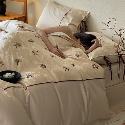 Satin-Bettwäschegarnitur im Jacquard-Look mit floralen Stickdetails und Bandbindung